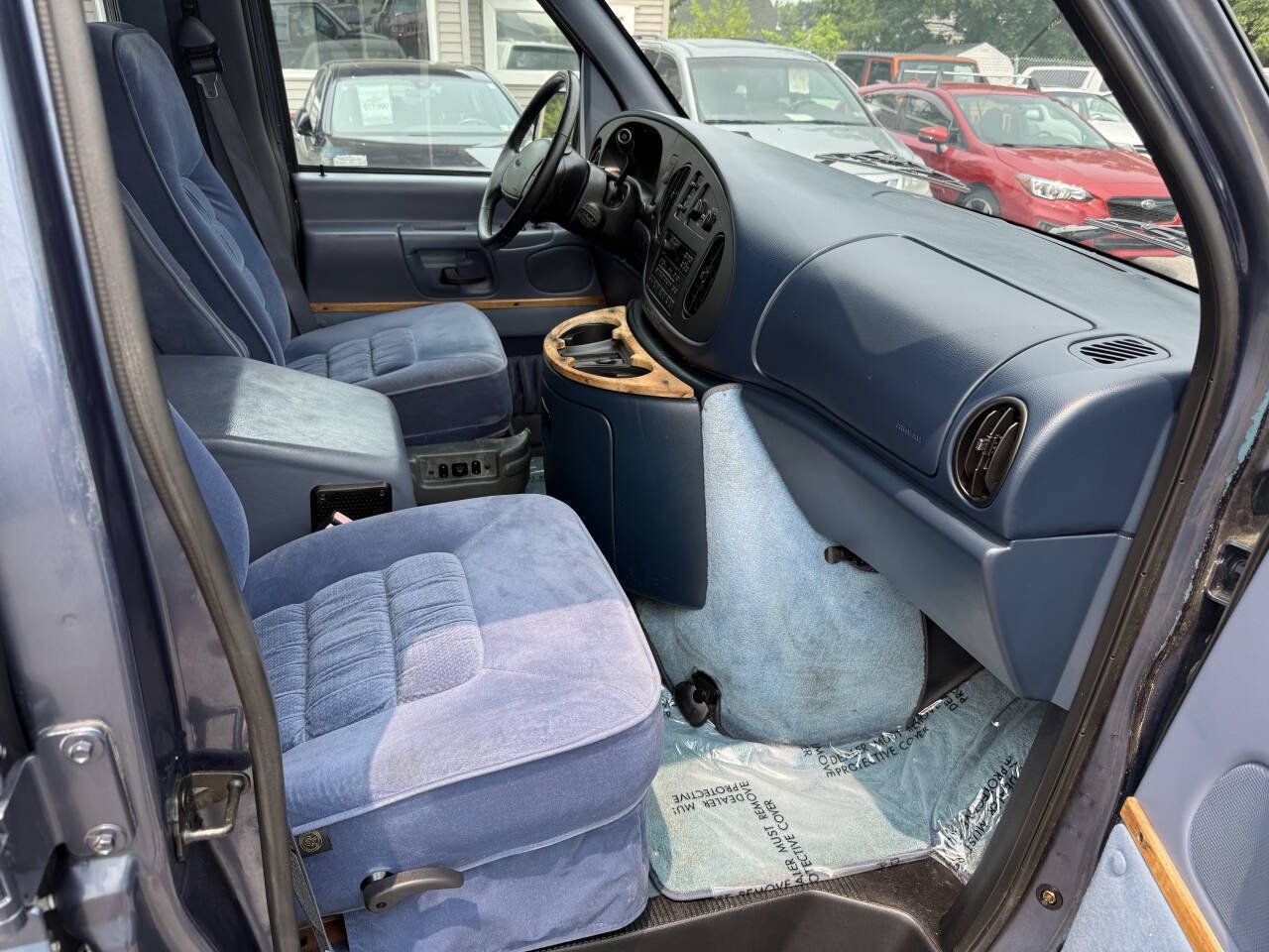 Used 1998 Ford E-150 and Econoline 150 RWD image 12