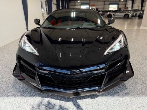 Used 2025 Chevrolet Corvette Z06 w/ Z07 Performance Package RWD image 12