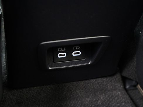 Used 2024 Toyota Corolla Cross XLE image 41