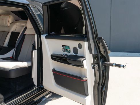 Used 2024 Rolls-Royce Phantom Sedan w/ The Phantom Package RWD image 65