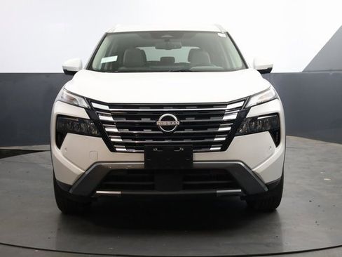 Certified 2025 Nissan Rogue SL image 2