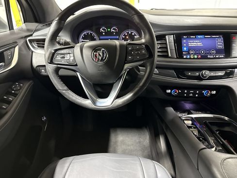 Used 2023 Buick Enclave Essence FWD image 11