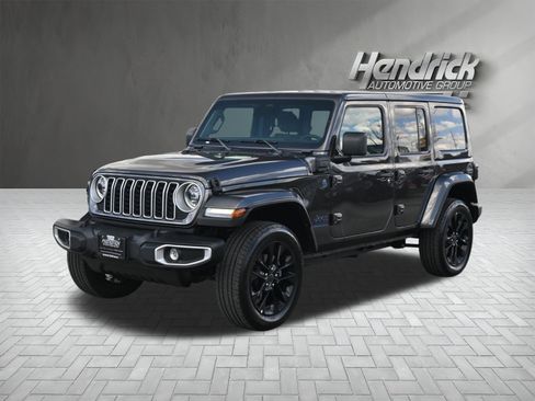 Used 2025 Jeep Wrangler Sahara w/ Safety Group image 8