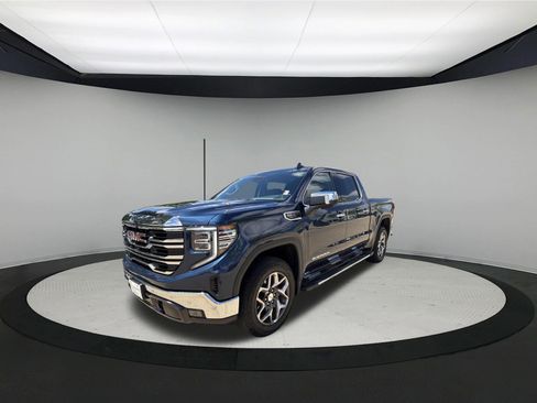 Used 2023 GMC Sierra 1500 SLT w/ SLT Premium Plus Package AWD/4WD image 3