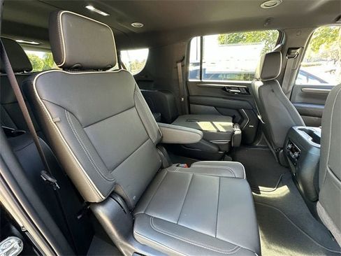 New 2026 Chevrolet Suburban Premier image 26