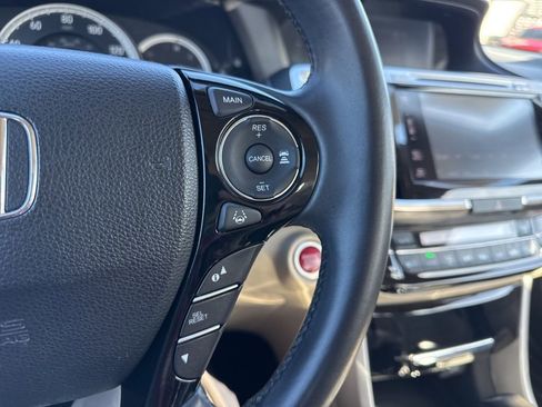 Used 2016 Honda Accord Touring image 18