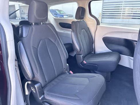 Used 2023 Chrysler Voyager LX FWD image 21