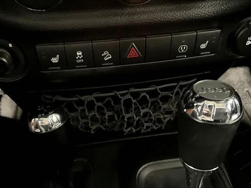 Used 2016 Jeep Wrangler Unlimited Rubicon w/ Dual Top Group image 14