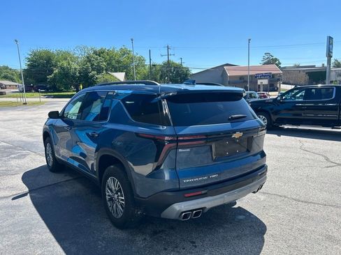 Used 2025 Chevrolet Traverse LT AWD/4WD image 6