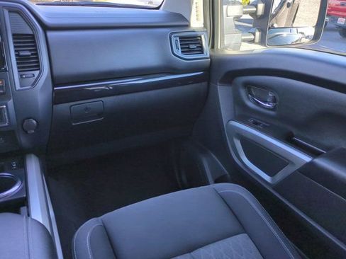 Certified 2022 Nissan Titan SV w/ SV Convenience Package AWD/4WD image 18
