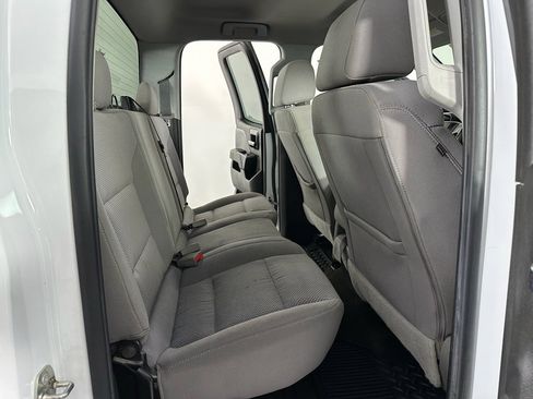 Used 2018 Chevrolet Silverado 1500 Custom w/ Custom Value Package image 11