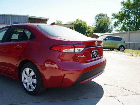 Used 2021 Toyota Corolla LE image 20