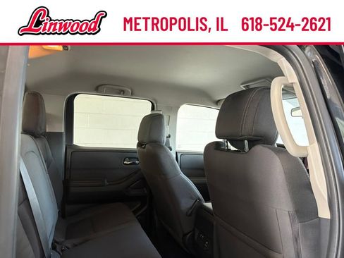 Used 2023 Nissan Frontier SV w/ SV Convenience Package AWD/4WD image 12