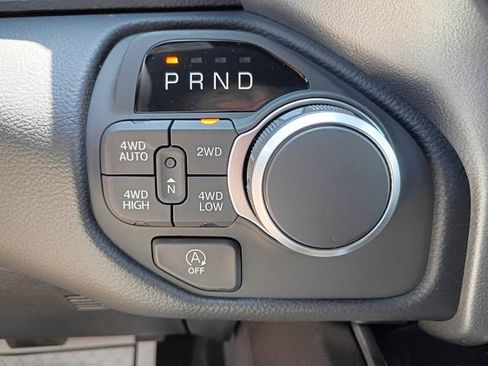 New 2026 RAM 1500 4x4 Crew Cab image 17