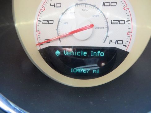 Used 2013 Dodge Challenger SXT RWD image 16