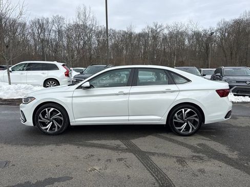 Certified 2025 Volkswagen Jetta SEL image 7