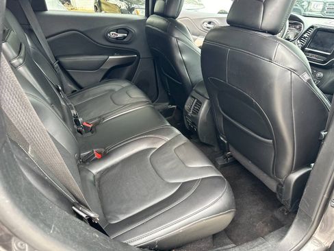 Used 2019 Jeep Cherokee Limited AWD/4WD image 15