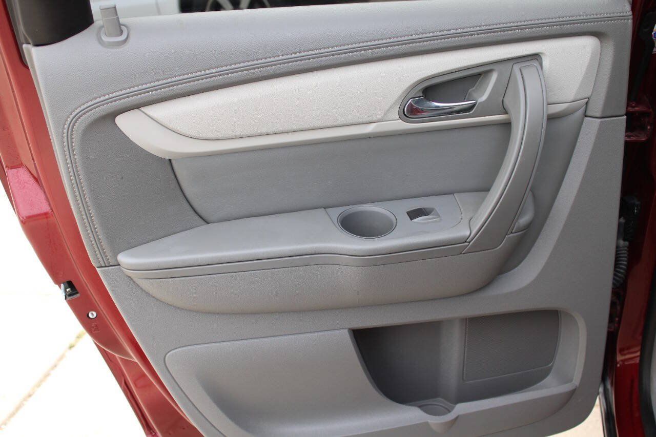 Used 2015 Chevrolet Traverse LT AWD/4WD image 16