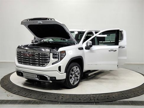Used 2023 GMC Sierra 1500 Denali w/ Denali Reserve Package image 11