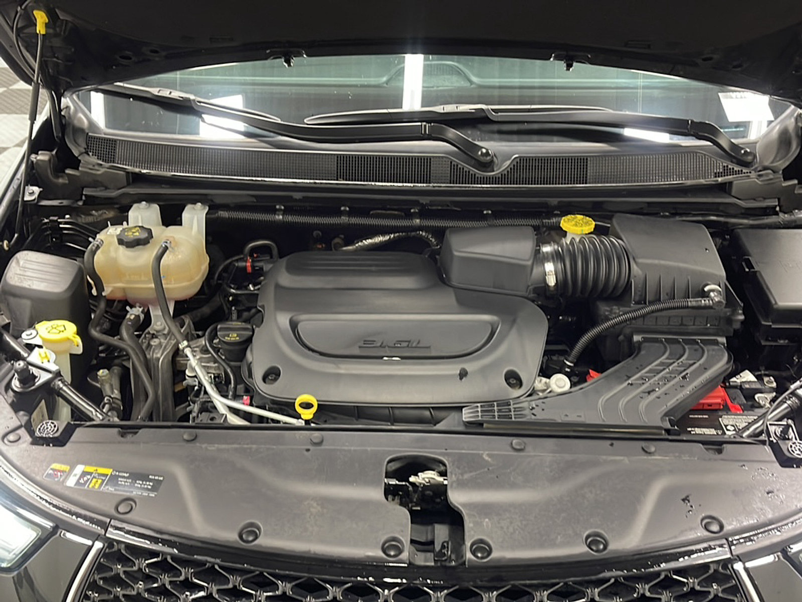 Used 2023 Chrysler Pacifica Touring-L FWD image 25