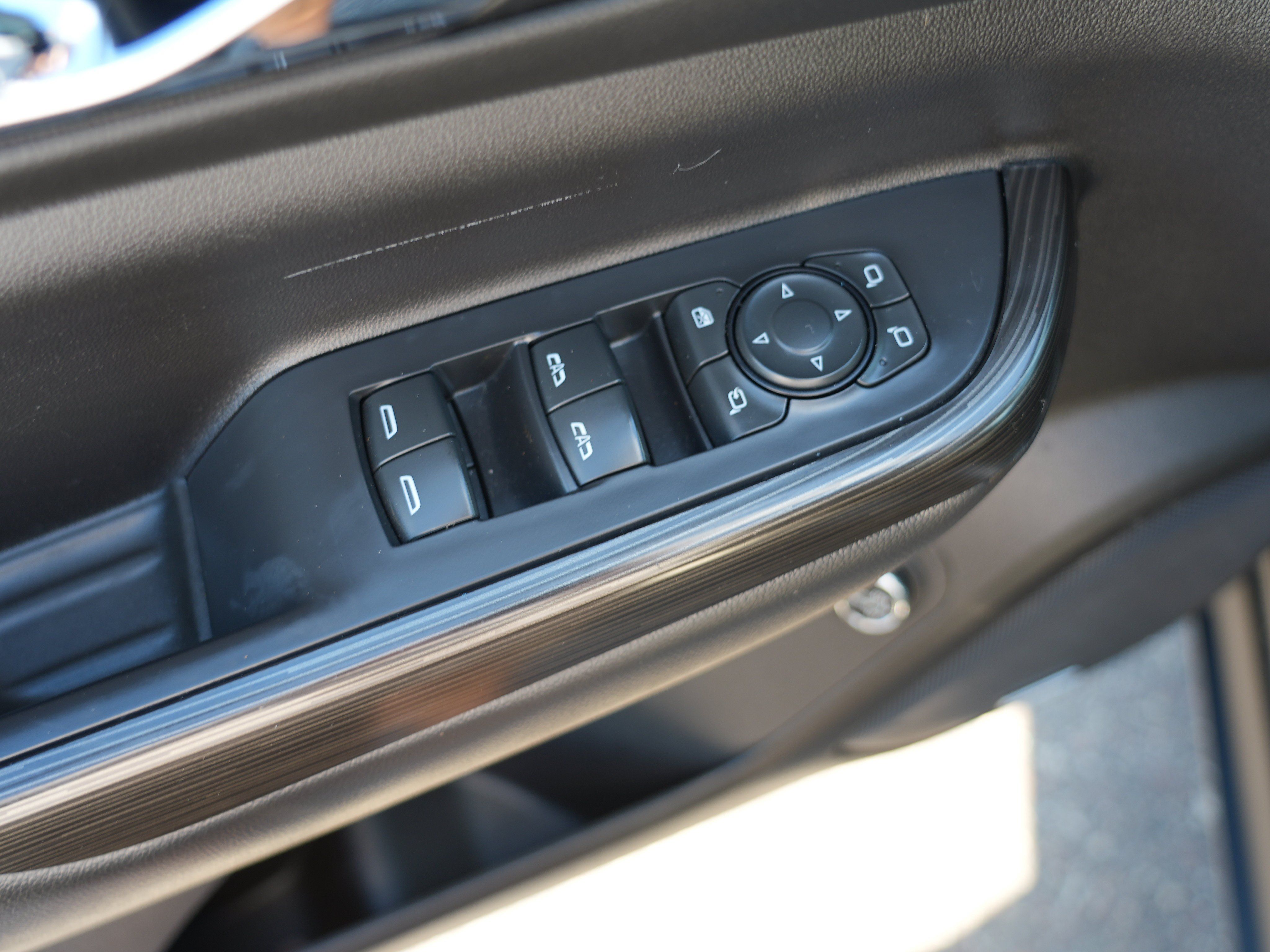 Used 2021 GMC Acadia SLT w/ Preferred Package AWD/4WD image 16