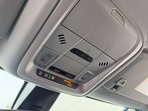 Used 2022 Chevrolet Blazer LT w/ Sound & Technology Package image 33