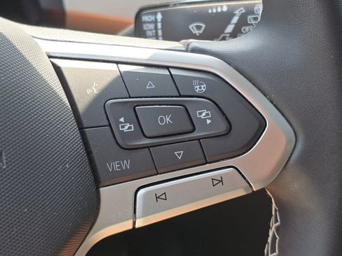 Used 2023 Volkswagen Atlas SEL AWD/4WD image 14