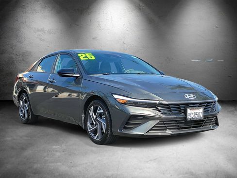 Certified 2025 Hyundai Elantra Sport FWD image 2