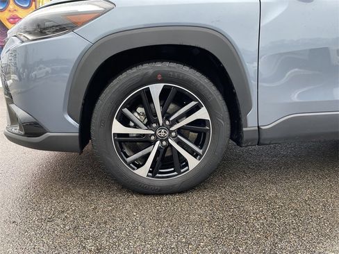 Used 2024 Toyota Corolla Cross XSE w/ Convenience Package image 9