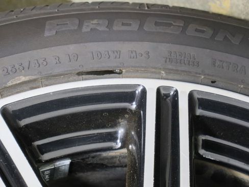 Used 2017 Lincoln Continental Reserve w/ Technology Package image 39