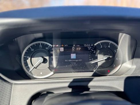 Used 2022 Land Rover Range Rover Velar R-Dynamic S image 25