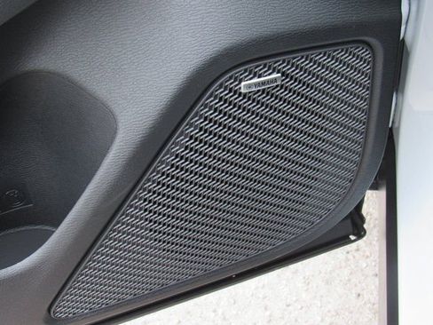 New 2026 Mitsubishi Outlander ES image 12