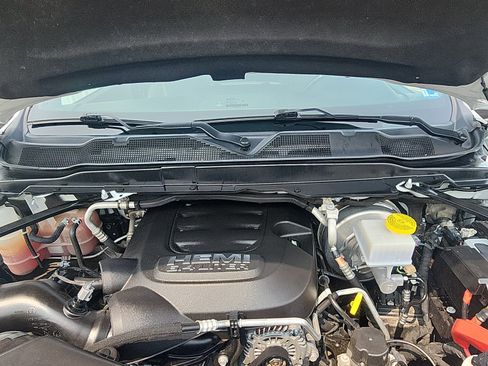 Used 2024 RAM 2500 Big Horn AWD/4WD image 11