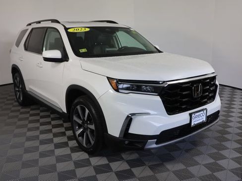 Used 2023 Honda Pilot Touring image 1