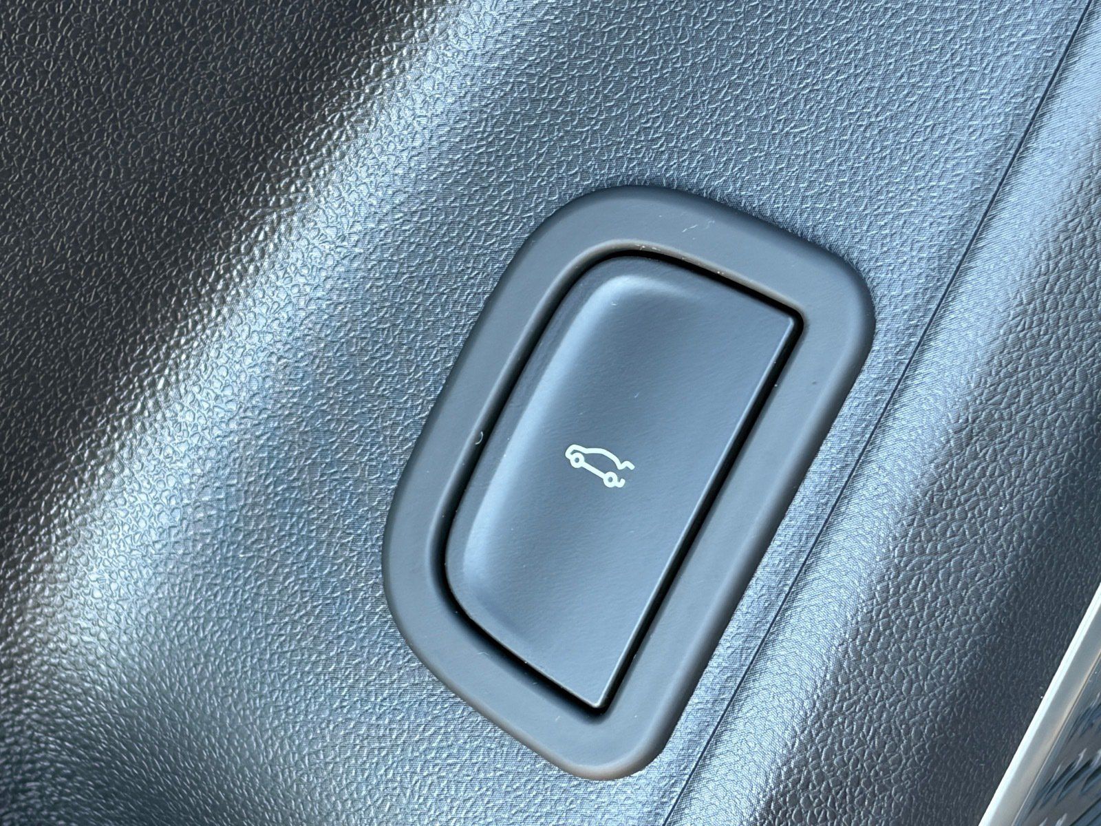 Used 2025 Buick Enclave Sport Touring w/ Power Package FWD image 21