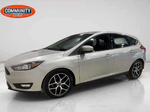 Used 2018 Ford Focus SEL image 2