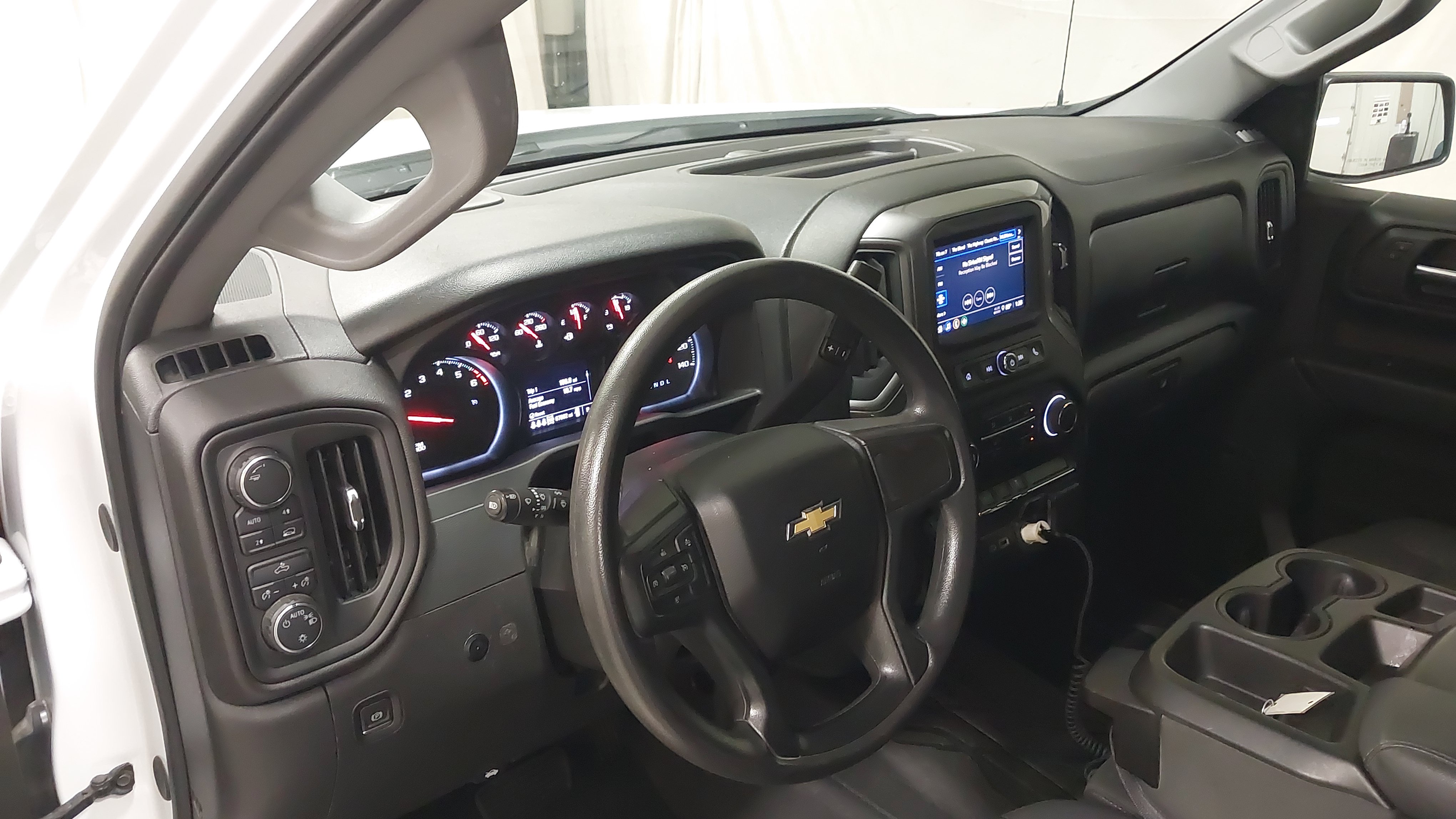 Used 2024 Chevrolet Silverado 1500 Custom AWD/4WD image 17