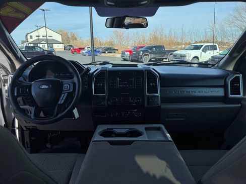 Used 2017 Ford F250 XLT w/ XLT Value Package image 32