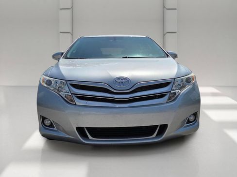 Used 2015 Toyota Venza XLE FWD image 3