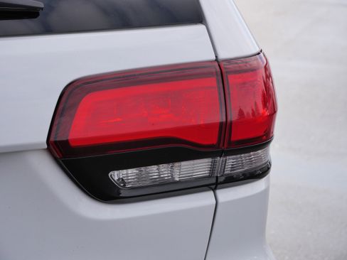 Used 2017 Jeep Grand Cherokee Limited 75th Anniversary image 17