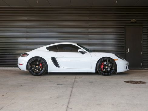 Certified 2025 Porsche 718 Cayman S RWD image 8
