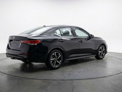 Used 2025 Nissan Sentra SV FWD image 9
