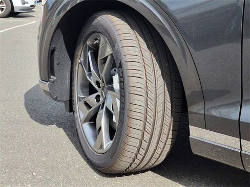 Used 2025 Genesis Electrified GV70 Advanced w/ Prestige Package image 39