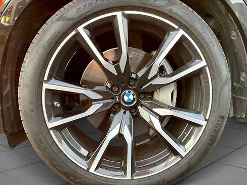 Used 2020 BMW X7 xDrive40i w/ M Sport Package image 11