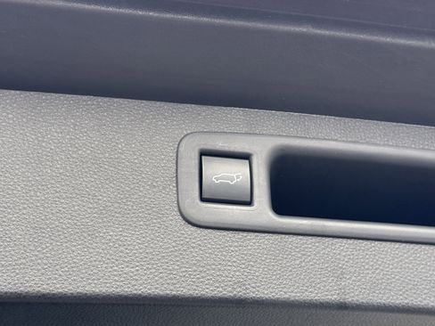 Used 2021 Toyota Highlander Limited image 39