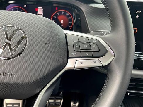 New 2025 Volkswagen Atlas Peak Edition SE image 19