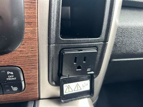 Used 2018 RAM 1500 Laramie w/ Convenience Group image 29