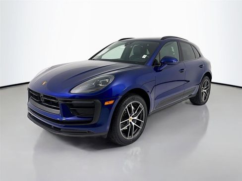 Used 2025 Porsche Macan AWD image 1