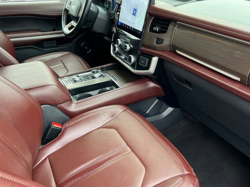 Certified 2024 Ford Expedition Limited image 18