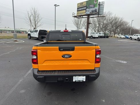 New 2026 Ford Maverick Lariat w/ Black Appearance Package image 3